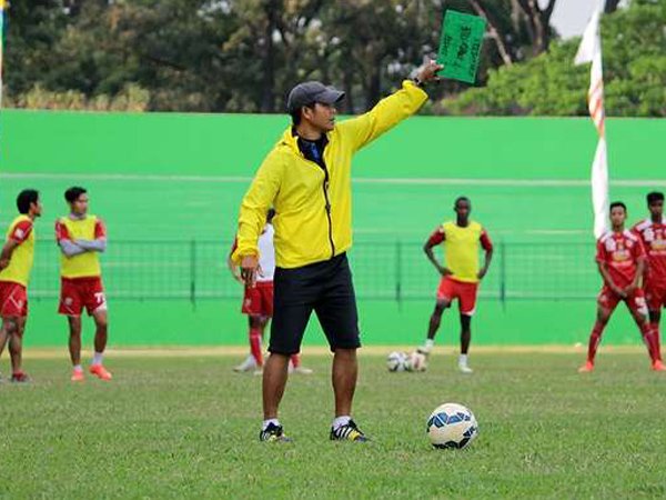 Joko Susilo Mulai Mempelajari Kekuatan Pertahanan Sriwijaya FC