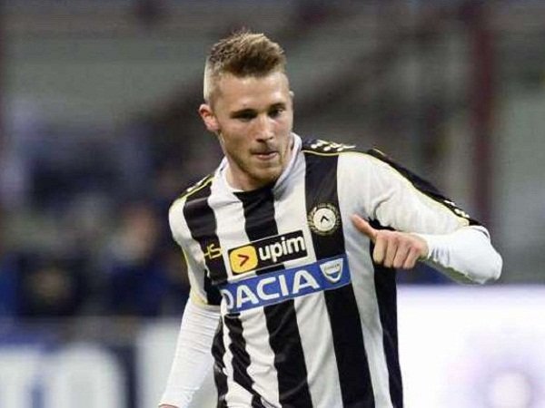 Juventus & Inter Bersaing Dapatkan Bek Udinese