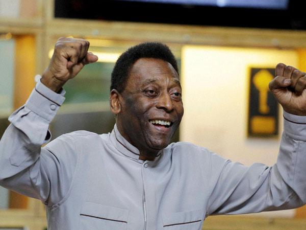 Pele lelang 2000 memorabilia miliknya