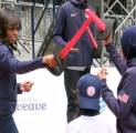 Ragam Berita Olahraga Anggar : Michelle Obama Dapat Pelajaran Anggar Dari Ibtihaj Muhammad