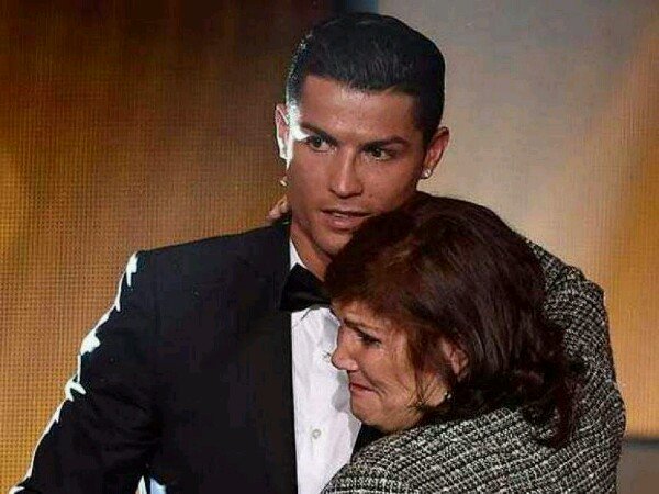 Ragam Berita Bola : Ups! Ibunda Cristiano Ronaldo Beberkan Kecacatan Putranya