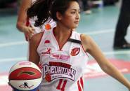 Berita Basket: Maria Selena Tak Canggung Main Basket Dengan Pria