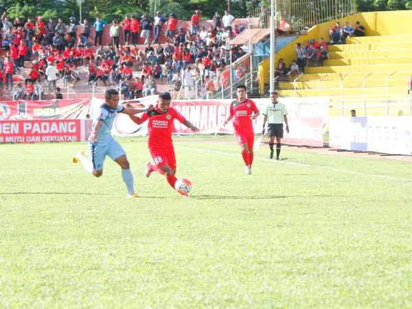 Berita Torabika Soccer Championship 2016: Review Semen Padang FC vs Persela Lamongan 