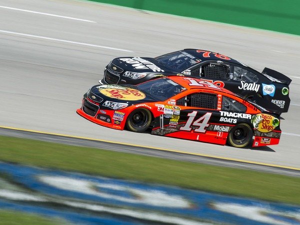 Berita Nascar: Tony Stewart Bidik Kemenangan di Kentucky Speedway