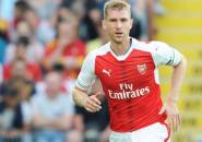 Berita Liga Inggris: Per Mertesacker Cedera Lutut, Arsene Wenger Cari Bek Baru untuk Arsenal