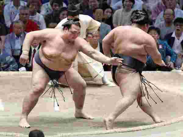 Berita Olahraga Sumo: Kisenosato Memenangkan Gelar Juara Kaisar