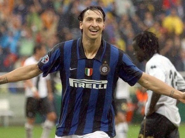 Ragam Berita Liga Italia: 10 Pemain Terbaik yang Pernah Membela AC Milan dan Inter Milan