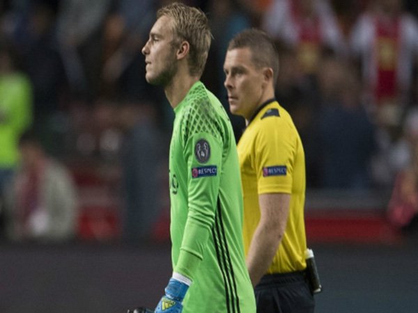 Berita Transfer Pemain: Dampak Tersingkirnya Ajax dari Liga Champions, Barcelona Pikir Ulang Jasper Cillessen