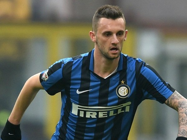 Berita Liga Italia: Minta Maaf, Brozovic Janji Belikan Pizza untuk Seluruh Skuat Inter Milan