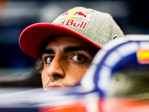 Berita F1: Carlos Sainz Jr Bertekad Memacu Mobil Habis-Habisan di Sepang
