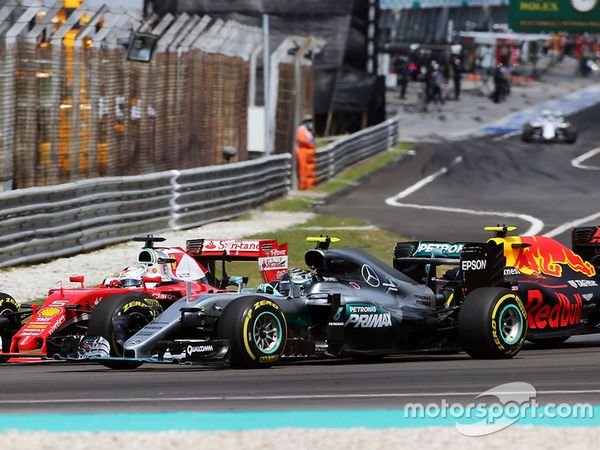 Berita F1: Terlibat Benturan, Nico Rosberg Beberkan Permintaan Maaf Sebastian Vettel