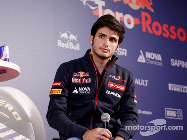 Berita F1: Carlos Sainz Angkat Bicara Soal Masa Depannya Bersama Red Bull