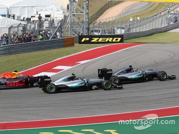 Berita F1: Nico Rosberg Tak Puas Finis di Belakang Lewis Hamilton