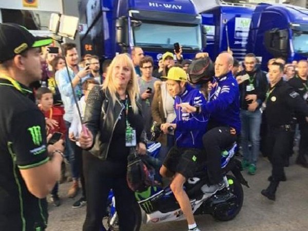 Berita MotoGP: Berniat Gugat Rossi ke Jalur Hukum, Cabanilas Panen Ancaman dan Hinaan