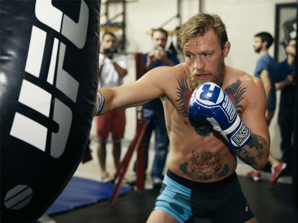 Berita Tinju: Bintang UFC, Conor McGregor Dapatkan Lisensi Tinju di Negara Bagian California