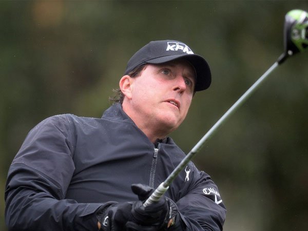 Berita Golf: Phil Mickelson Awali 'Comeback' Kurang Memuaskan di CareerBuilder Challenge