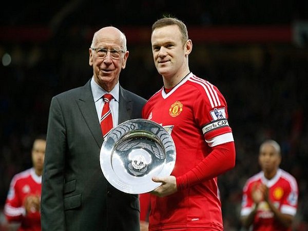 Berita Liga Inggris: Usai Pecah Rekor, Apa Komentar Sir Bobby Charlton Tentang Rooney?