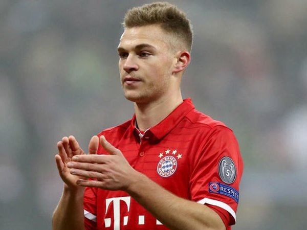 Berita Liga Jerman: Rummenigge: Kimmich Bisa Gantikan Lahm Sebagai Bek Kanan Bayern