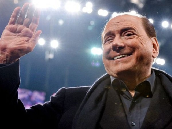 Berita Liga Italia: AC Milan Persembahkan Kemenangan Atas Fiorentina Kepada Berlusconi