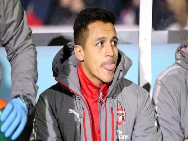 Berita Liga Inggris: Fans Arsenal Khawatir Sanchez Cedera di Tengah Badai Doris