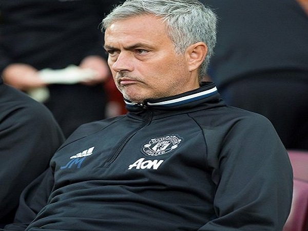 Berita Piala EFL: Mourinho Bahagia Menangkan Trofi untuk Manchester United