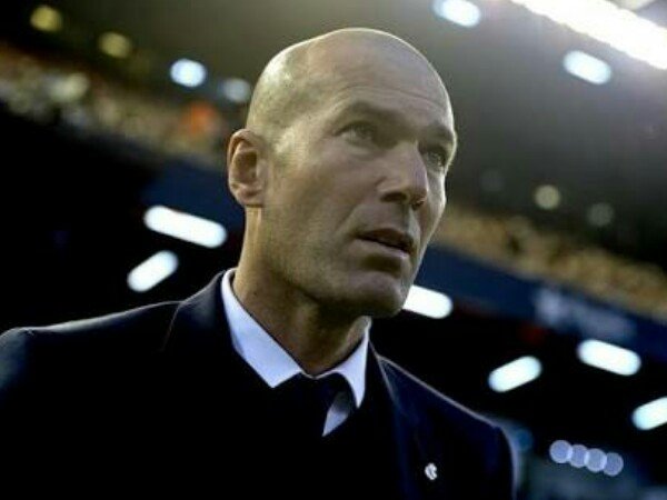 Berita Liga Spanyol: Tak Bisa Juarai La Liga Musim Ini, Zidane Diambang Pemecatan