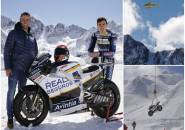Berita MotoGP: Terbangkan Motor Dengan Helikopter, Peluncuran Tim Avintia Ducati Raih Penghargaan