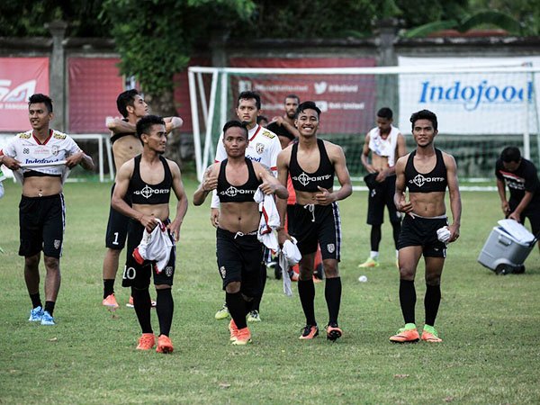 Berita Sepak Bola Nasional: Bali United Gunakan Rompi Ber-GPS Untuk Penunjang Latihan