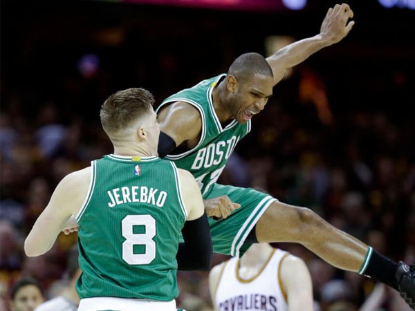 Berita Basket: Celtics Secara Mengejutkan Tekuk Cavs, Perkecil Skor Menjadi 2-1