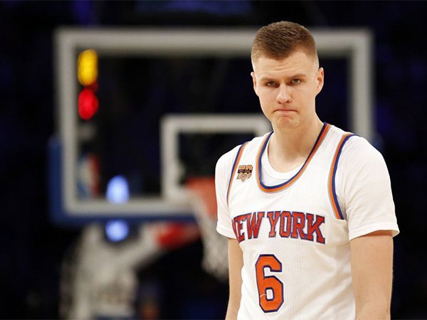 Berita Basket: New York Knicks Tak Akan Perpanjang Kontrak Asisten Pelatih Favorit Porzingis