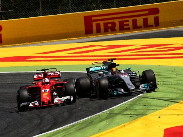 Berita F1: Lewis Hamilton Merasa Lapar dengan Persaingan Ketat di Atas Lintasan