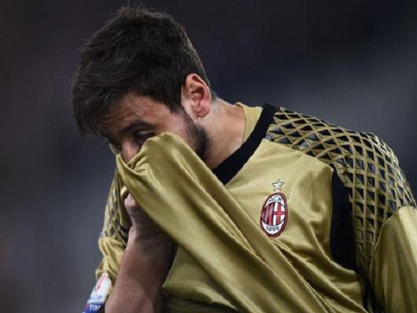 Berita Liga Italia: Soal Situasi di Milan, Donnarumma Sempat Menangis Tersedu Saat Curhat dengan Sahabatnya