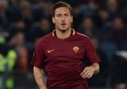 Ragam Sepak Bola: Bertahan di Roma atau Hengkang ke Jepang, Pilih Mana Totti?