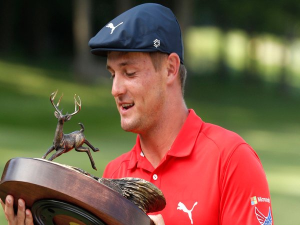 Berita Golf: DeChambeau Memenangkan Titel PGA Tour Pertamanya di John Deere Classic