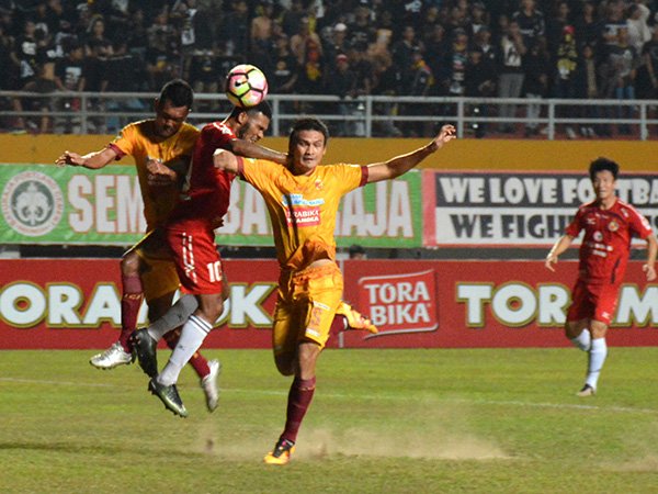 Review Liga 1 Indonesia: Sriwijaya FC 0-0 Semen Padang. Derby Andalas Tanpa Pemenang