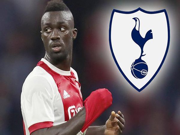 Berita Transfer: Tottenham Siapkan Tawaran untuk Gaet Defender Ajax, Davinson Sanchez