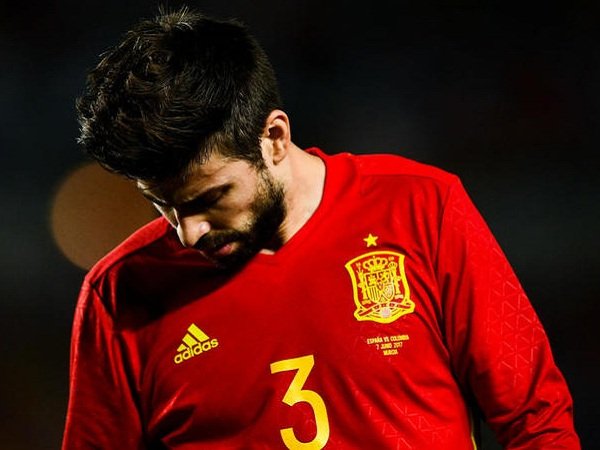 Berita Kualifikasi Piala Dunia: Pelatih Spanyol Tak Peduli dengan Cemoohan Publik Bernabeu Pada Pique