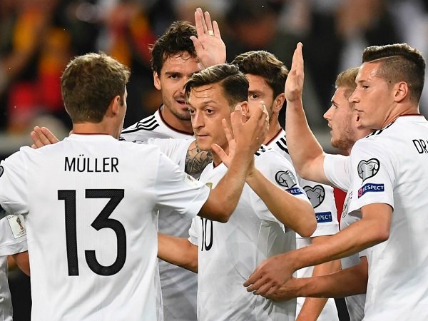 Berita Liga Inggris: Memukau Bersama Jerman, Ozil Tunjukkan ke Arsenal Bagaimana Memainkannya