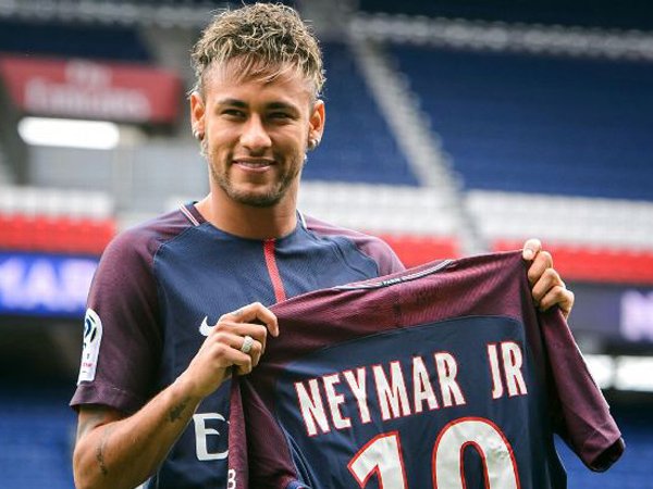 PSG Akan Bayar Santos 9 Juta Euro Sebagai Uang Solidaritas Transfer Neymar