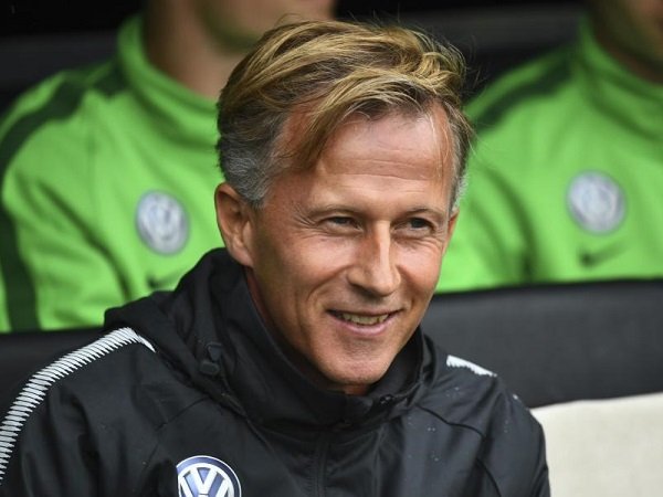 Wolfsburg Pecat Pelatih Setelah Kalah dari Stuttgart