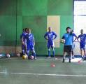 Panaskan Mesin di Balikpapan, Persib Latihan di Lapangan Futsal