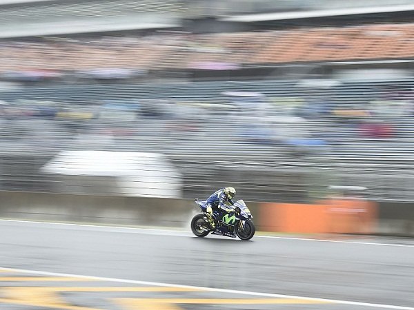 Rossi Pertanyakan Semakin Menurunnya Performa Yamaha di Lintasan Basah