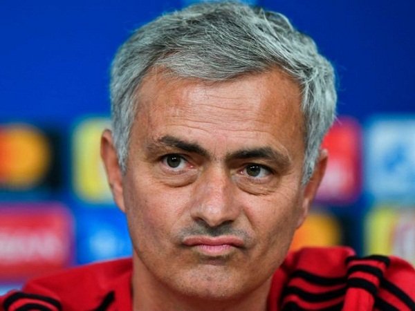 Berkaca dari Chelsea, Legenda Arsenal Ingatkan Mourinho Soal Strategi Lawan Tim Besar