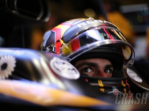 Carlos Sainz Enggan Ungkap Rahasia Perbedaan Toro Rosso dan Renault