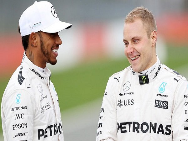 Hamilton Tak Keberatan Bantu Bottas Kalahkan Vettel