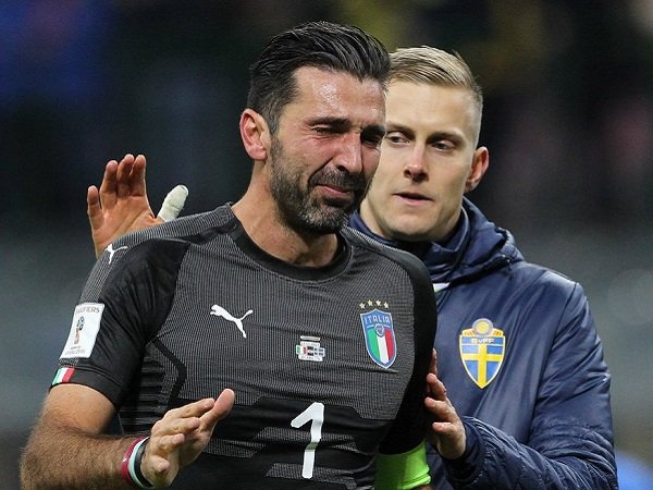 Masih Berduka Karena Italia, Allegri Konfirmasi akan Cadangkan Buffon dan Barzagli Kontra Sampdoria