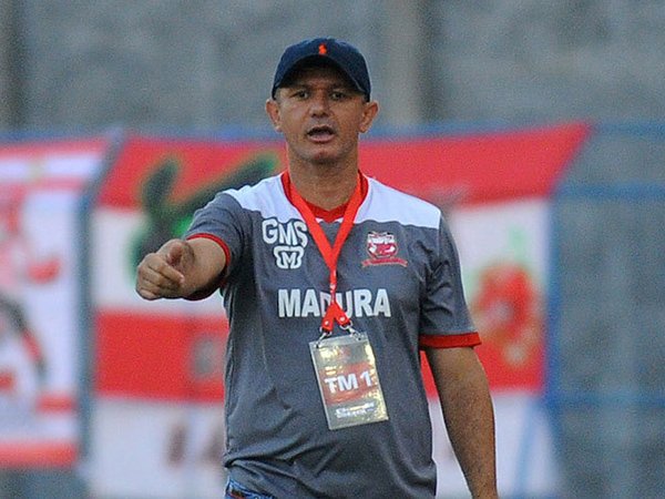 Latihan Perdana MU Dipastikan Tanpa Pelatih Kepala