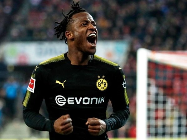 Michy Batshuayi Langsung Cetak Dua Gol dalam Debutnya di Borussia Dortmund