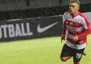 Cristian Gonzales Isyaratkan Gantung Sepatu