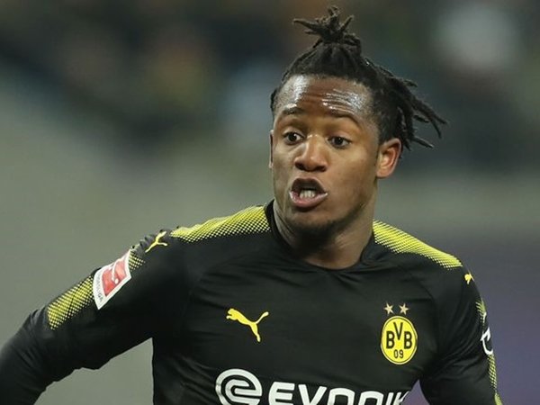 Michy Batshuayi Diminta Tinggal Secara Permanen di Borussia Dortmund